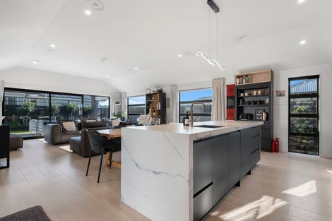 Photo of property in 8 Mccahon Drive, Rangiora, 7400