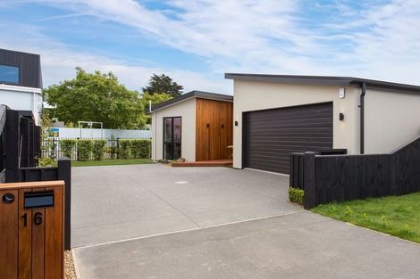 Photo of property in 16 Coupling Close, Prebbleton, 7604