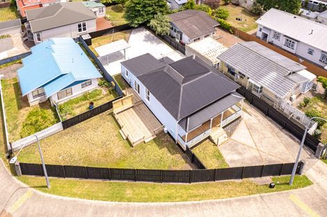 Photo of property in 65 Carlton Avenue, Gonville, Whanganui, 4501