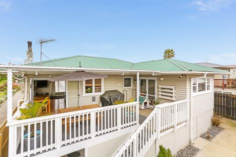 Photo of property in 9 Lawrie Avenue, Pukekohe, 2120