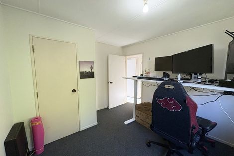 Photo of property in 28 Hookway Grove, Paraparaumu, 5032
