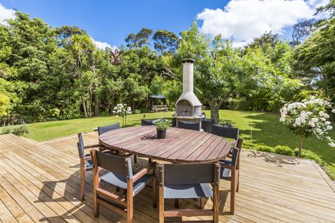Photo of property in 1074 Peak Road, Helensville, 0875