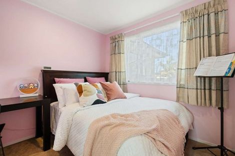 Photo of property in 22 Fiesta Drive, Half Moon Bay, Auckland, 2012