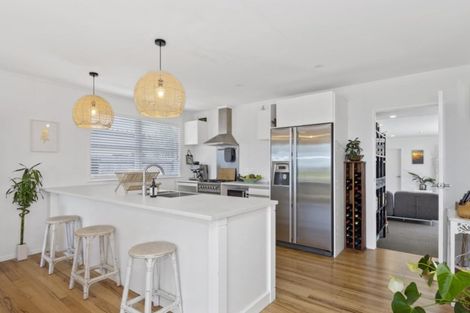 Photo of property in 1021a Papamoa Beach Road, Papamoa Beach, Papamoa, 3118