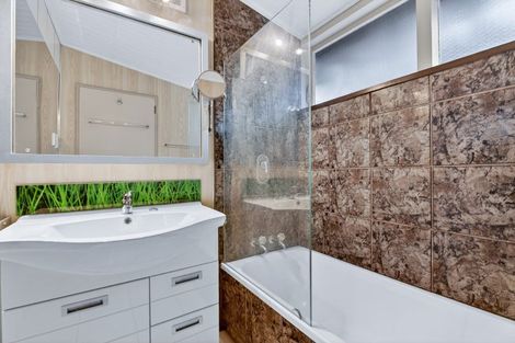 Photo of property in 17 Spencer Road, Hospital Hill, Napier, 4110