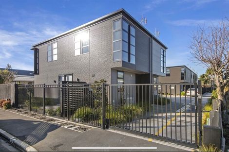 Photo of property in 2/68 Barbour Street, Waltham, Christchurch, 8011