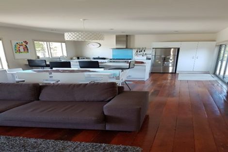 Photo of property in 9 Cam Street, Island Bay, Wellington, 6023