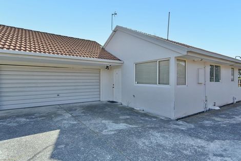 Photo of property in 3/2 Broadbent Street, Riccarton, Christchurch, 8041