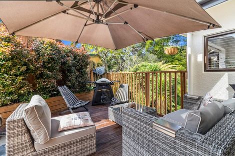 Photo of property in 33 Homewood Place, Chatswood, Auckland, 0626