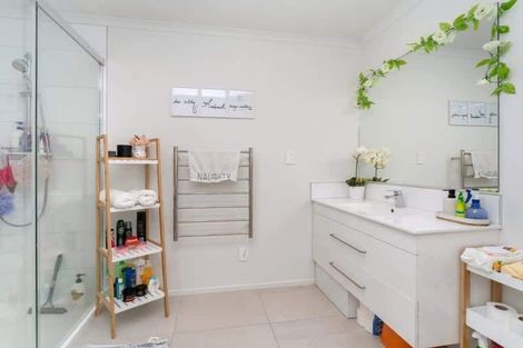 Photo of property in 19/9u Surrey Street, Tawa, Wellington, 5028