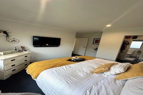 Photo of property in 3 Riverboat Lane, Helensville, 0800