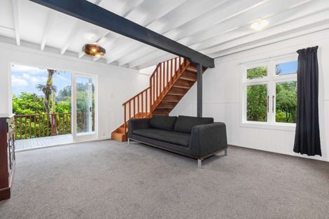 Photo of property in 33 Tainui Road, Titirangi, Auckland, 0604