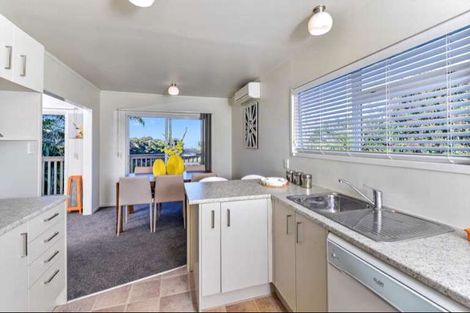 Photo of property in 3/23 Lake Road, Northcote, Auckland, 0627