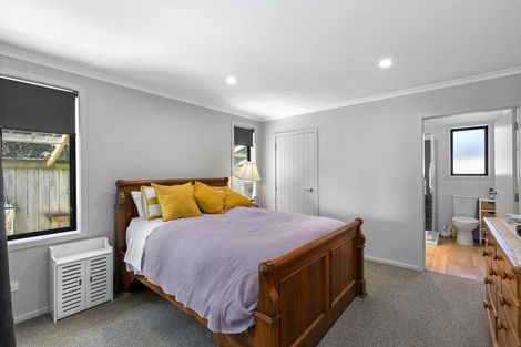 Photo of property in 5 Angus Place, Carterton, 5713