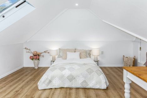 Photo of property in 2 Castlemaine Close, Karori, Wellington, 6012