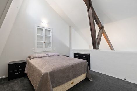 Photo of property in 5 Rangiuru Road, Mahina Bay, Lower Hutt, 5013