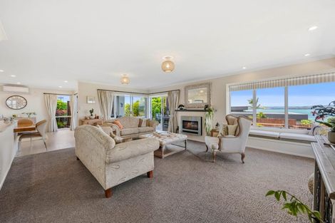 Photo of property in 3 Pounamu Place, Shelly Park, Auckland, 2014