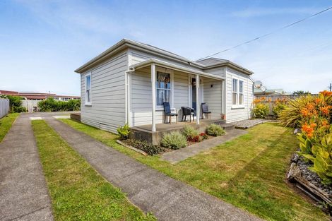 Photo of property in 22 Milmoe Street, Hawera, 4610