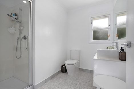 Photo of property in 25 Essex Street, Te Atatu South, Auckland, 0610