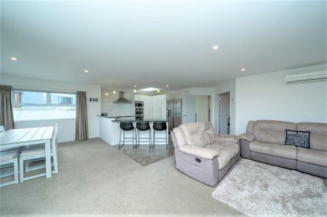 Photo of property in 91 Seaview Road, Paraparaumu Beach, Paraparaumu, 5032