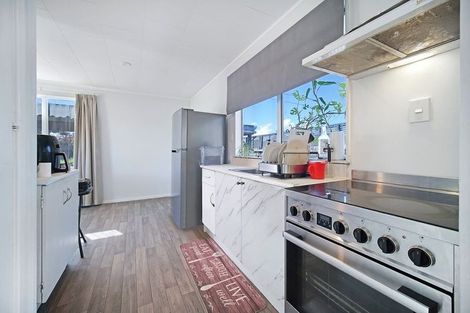 Photo of property in 2/2 Hunua Road, Papakura, 2110