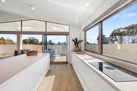 Photo of property in Mangorei Road, Strandon, 4312