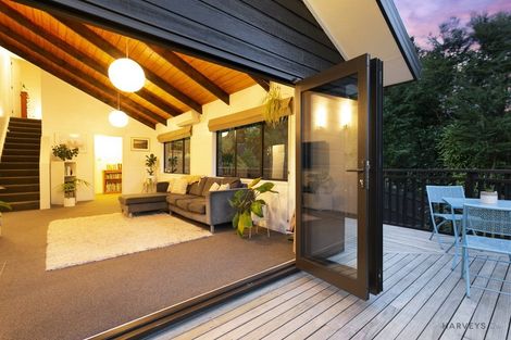 Photo of property in 12 Rimu Road, Oratia, Auckland, 0604