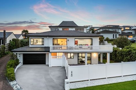 Photo of property in 2/33 Parr Terrace, Castor Bay, Auckland, 0620