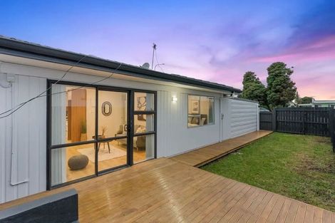 Photo of property in 1/735 Massey Road, Mangere, Auckland, 2022
