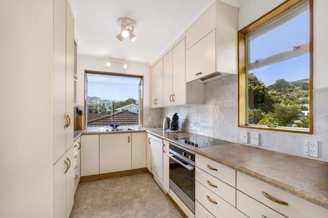 Photo of property in 5 Magdalen Street, Tawa, Wellington, 5028