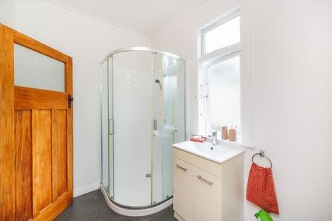 Photo of property in 8 Guy Avenue, Takaro, Palmerston North, 4410