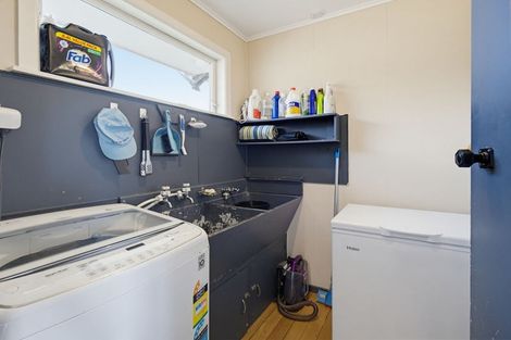 Photo of property in 4 Perth Place, Awapuni, Palmerston North, 4412