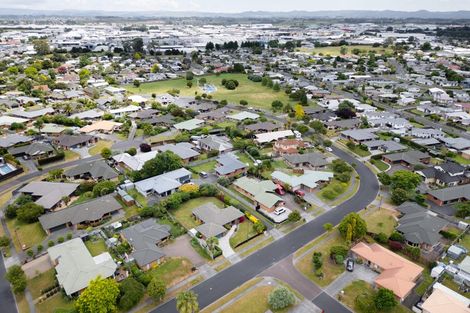 Photo of property in 19 Waiwherowhero Drive, St Andrews, Hamilton, 3200