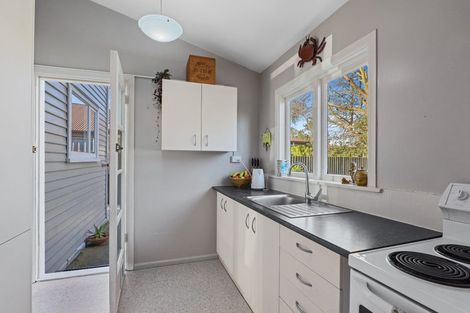 Photo of property in 18 Olliviers Road, Phillipstown, Christchurch, 8011