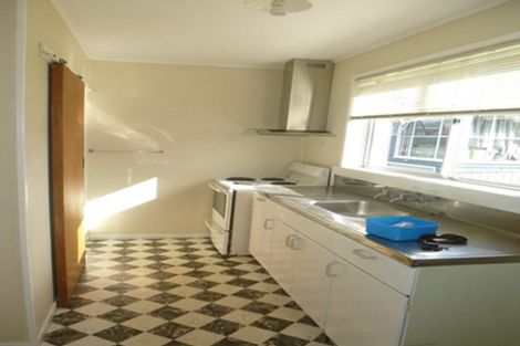 Photo of property in 62 Tiroroa Avenue, Te Atatu South, Auckland, 0610