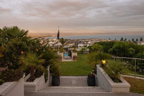 Photo of property in 12 George Street, Hospital Hill, Napier, 4110