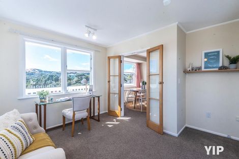 Photo of property in 18 Jane Grove, Paparangi, Wellington, 6037