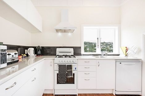 Photo of property in 90 Washington Avenue, Brooklyn, Wellington, 6021