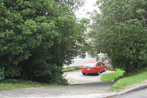 Photo of property in 7 Robert Street, Newlands, Wellington, 6037