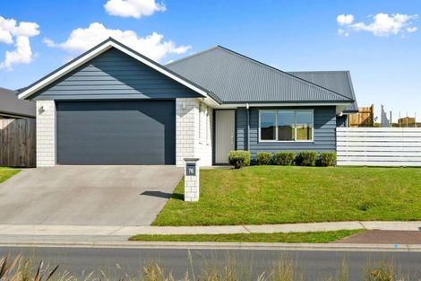 Photo of property in 76 Stace Hopper Drive, One Tree Point, 0118