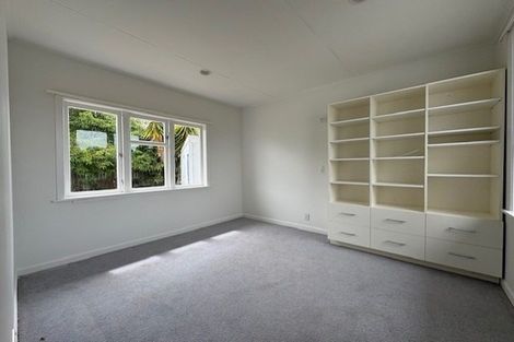 Photo of property in 12 Sullivan Avenue, Mangere Bridge, Auckland, 2022
