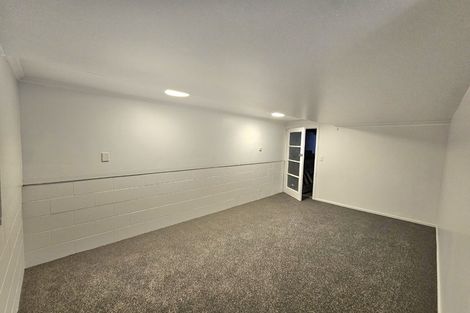 Photo of property in 10 Paritutu Road, Spotswood, New Plymouth, 4310