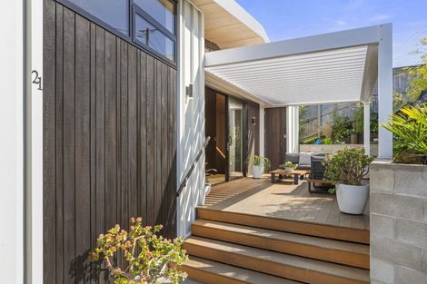Photo of property in 21 Point Street, Raglan, 3225