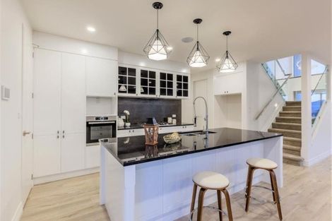 Photo of property in 10 Ian Gordon Lane, Orewa, 0931