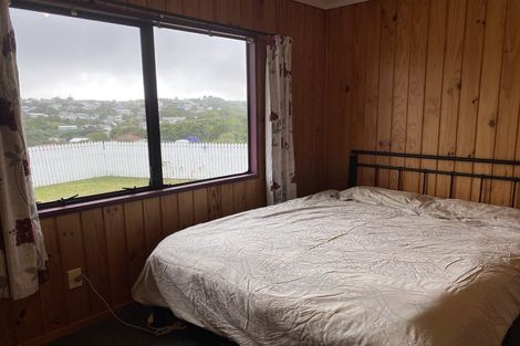 Photo of property in 42a Glanmire Road, Newlands, Wellington, 6037