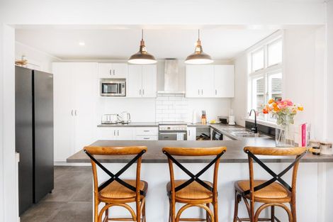 Photo of property in 12 Rata Street, Roslyn, Palmerston North, 4414