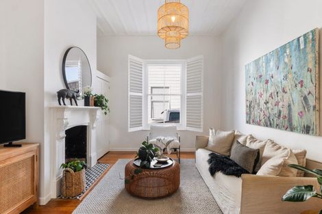 Photo of property in 14 Root Street, Gisborne, 4010
