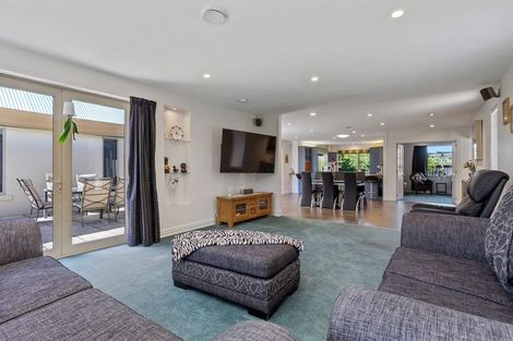 Photo of property in 22 Melford Close, Rangiora, 7400