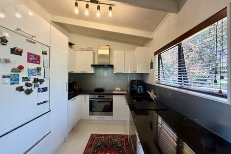 Photo of property in 2/8 Sevilla Place, Unsworth Heights, Auckland, 0632