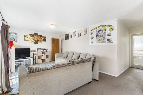 Photo of property in 6 Katrina Place, Massey, Auckland, 0614